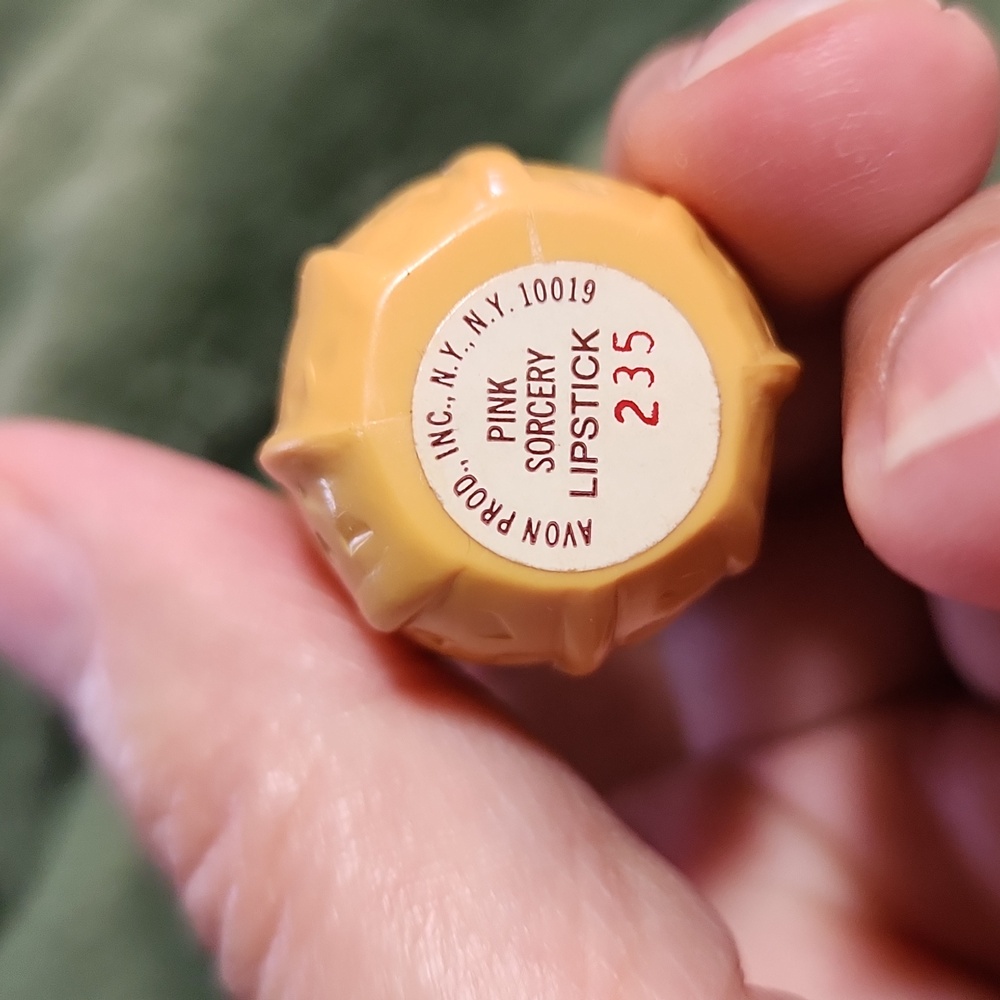 Avon In a Nutshell Color Magic Lipstick, 1970s Collectible - Picture 6 of 6